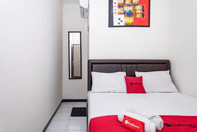 Bantal Guling Asia Afrika by RedDoorz