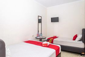 Bantal Guling Asia Afrika by RedDoorz