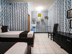 Capital O 93262 Hotel Cherish 2