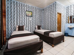 Capital O 93262 Hotel Cherish 2