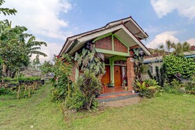 Cibeunying Homestay Cibodas Maribaya Homestays By Oyo Rooms