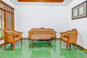 Cibeunying Homestay Cibodas Maribaya Homestays By Oyo Rooms