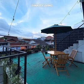 Dinasty Living Guesthouse