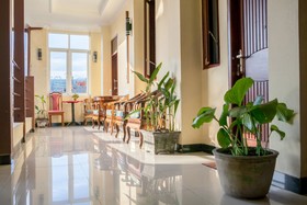 Hotel Salon Fora & Cafe by OYO