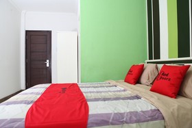 Rizh Garden Family Hotel by RedDoorz