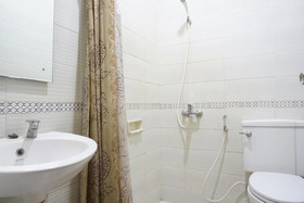 Roeby Guest House & Kost by Reddoorz