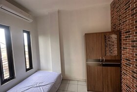 Spot On 93624 Damai 3 Guest House