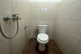 Spot On 93624 Damai 3 Guest House