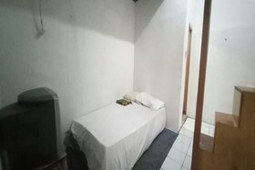 Spot On 93964 Guest House Pak Gatot 3