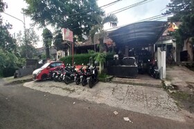 Spot On 93964 Guest House Pak Gatot 3