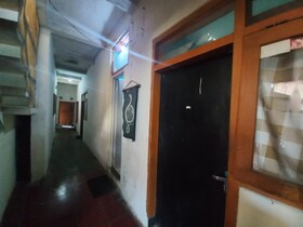 Spot On 93964 Guest House Pak Gatot 3