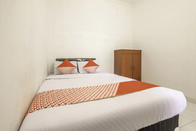 Sutanto Guest House by OYO Rooms