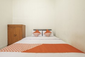 Sutanto Guest House by OYO Rooms