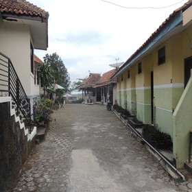 Yonanda Hotel