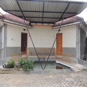 Yonanda Hotel