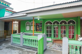 Spot On 1762 Gandrung Payungan Family Inn