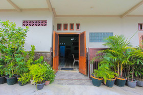SPOT ON 2490 Griya Kencana Homestay