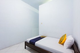 Kost Mittasukha Family by OYO Rooms