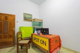 Rumah Singgah 007wijaya by OYO Rooms