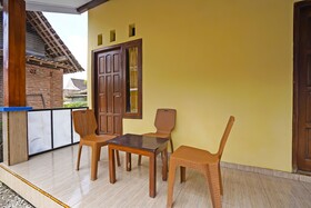 Spot On 92476 Sobat Ijen Traveller Homestay