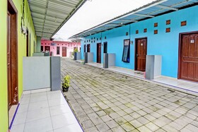 SPOT ON 92673 Gang Songo Syariah Homestay