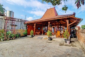Djoglo Boto Homestay by OYO