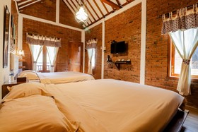 Omah Teras Bata Guesthouse