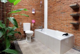 Omah Teras Bata Guesthouse