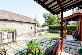 Omah Teras Bata Guesthouse