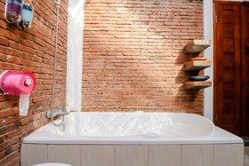 Omah Teras Bata Guesthouse