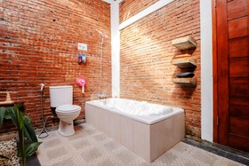 Omah Teras Bata Guesthouse