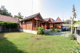 Omah Teras Bata Guesthouse