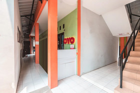 Amira Guest House by OYO Rooms