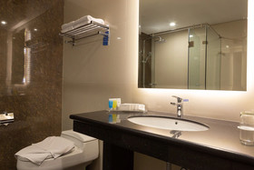 Avenzel Hotel & Convention Cibubur