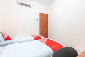 Cempaka Harapan Indah by OYO Rooms