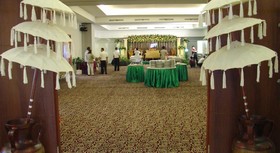 Townhouse OAK Hotel Grand Cikarang