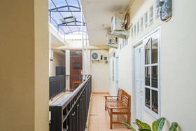 Guest House Kost and Kantin by RedDoorz