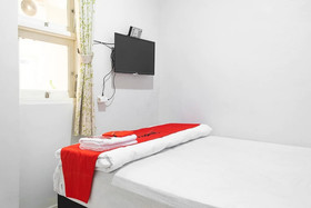 Guest House Kost and Kantin by RedDoorz