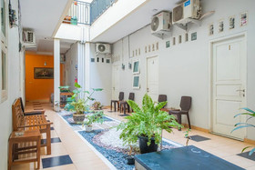 Guest House Kost and Kantin by RedDoorz