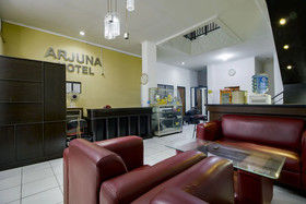 Hotel Arjuna Bekasi by ZEN Roms