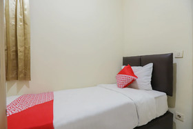 Lauv Room Grand Centerpoint by OYO Rooms
