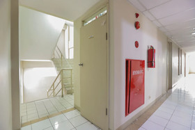 Lauv Room Grand Centerpoint by OYO Rooms