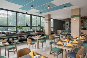 MaxOneHotels At Kota Harapan Indah Bekasi