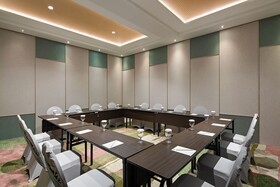 MaxOneHotels At Kota Harapan Indah Bekasi