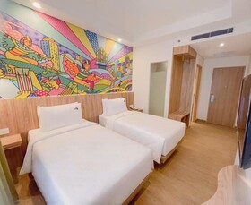 MaxOneHotels At Kota Harapan Indah Bekasi