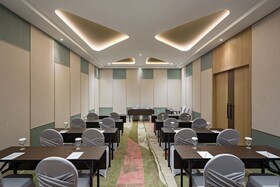 MaxOneHotels At Kota Harapan Indah Bekasi