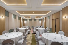 MaxOneHotels At Kota Harapan Indah Bekasi