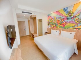 MaxOneHotels At Kota Harapan Indah Bekasi