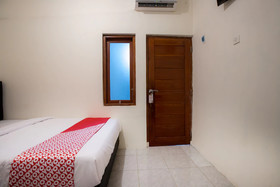 Midys by OYO Rooms