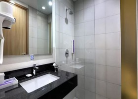 Quest Hotel Cikarang